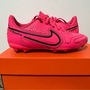 Nike Jr. Tiempo Legend 9 Club MG Soccer Cleats